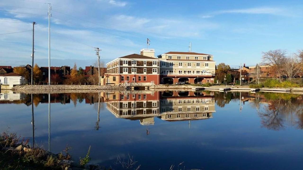 The Ennis Inn De Pere Exterior foto